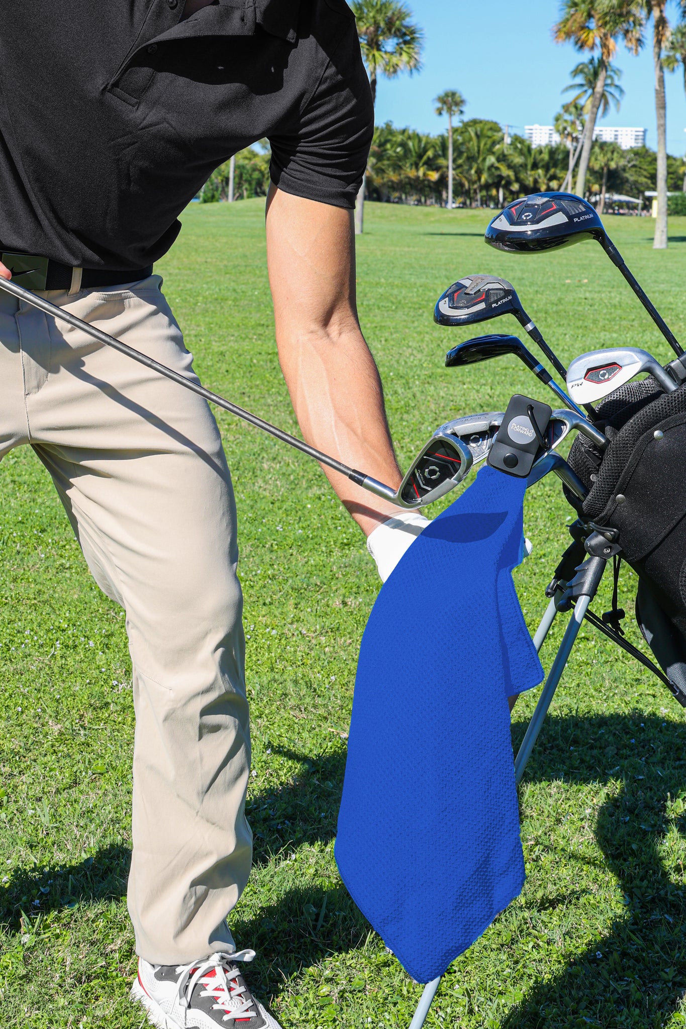 Magnetic Waffle Weave Microfiber Golf Towel with Clip Bright Blue