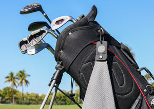 golf bag with magnet carabiner clip